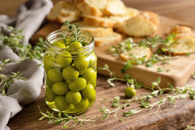 Olives vertes en saumure : techniques et bienfaits santé.jpg